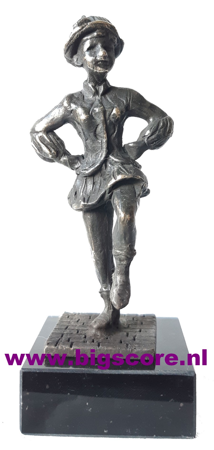 Dansmarieke sculptuur brons